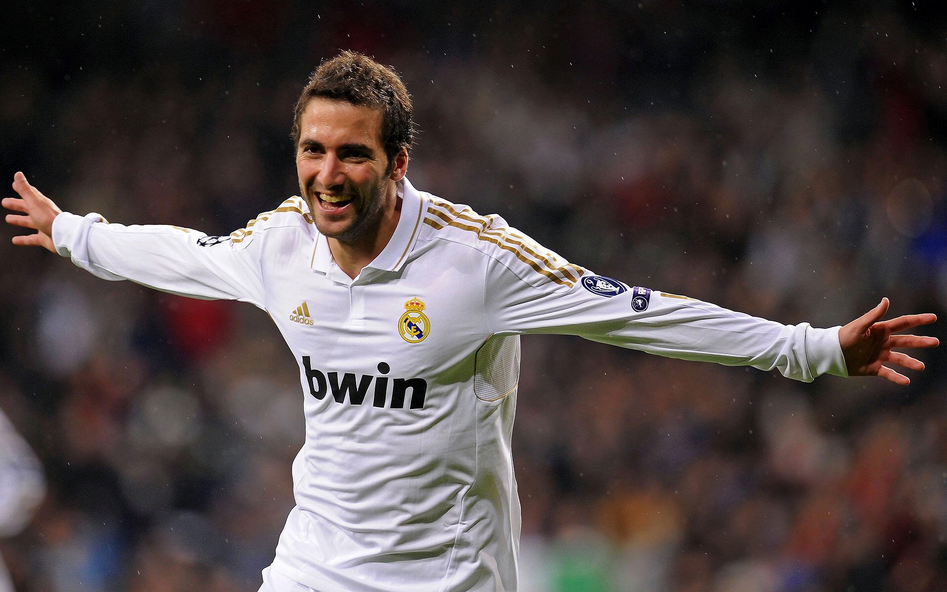 阿根廷队在世界杯预选赛中暂时领先南美区积分榜，2022阿根廷世预赛南美区赛果