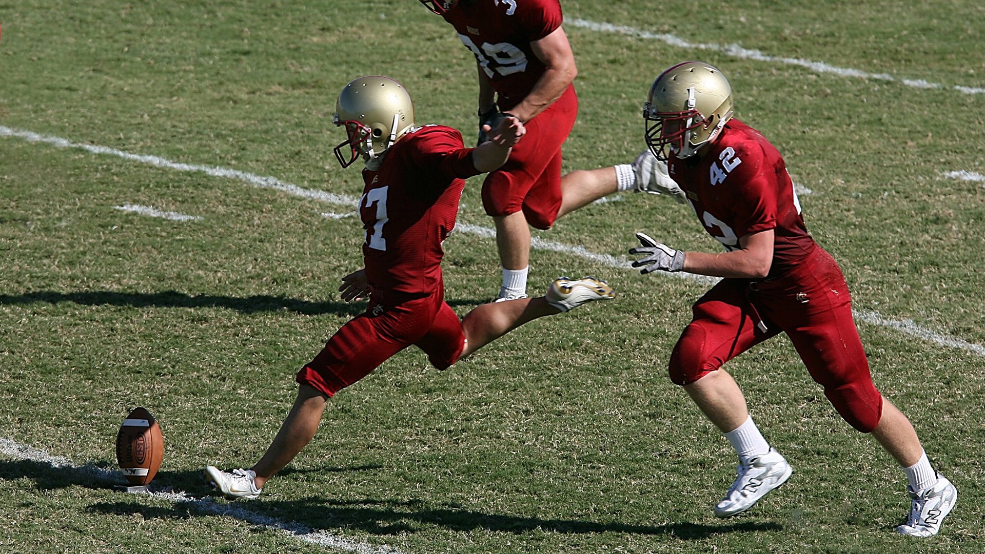 都市奇迹赛：在摩天大楼之间设置的高空网球挑战